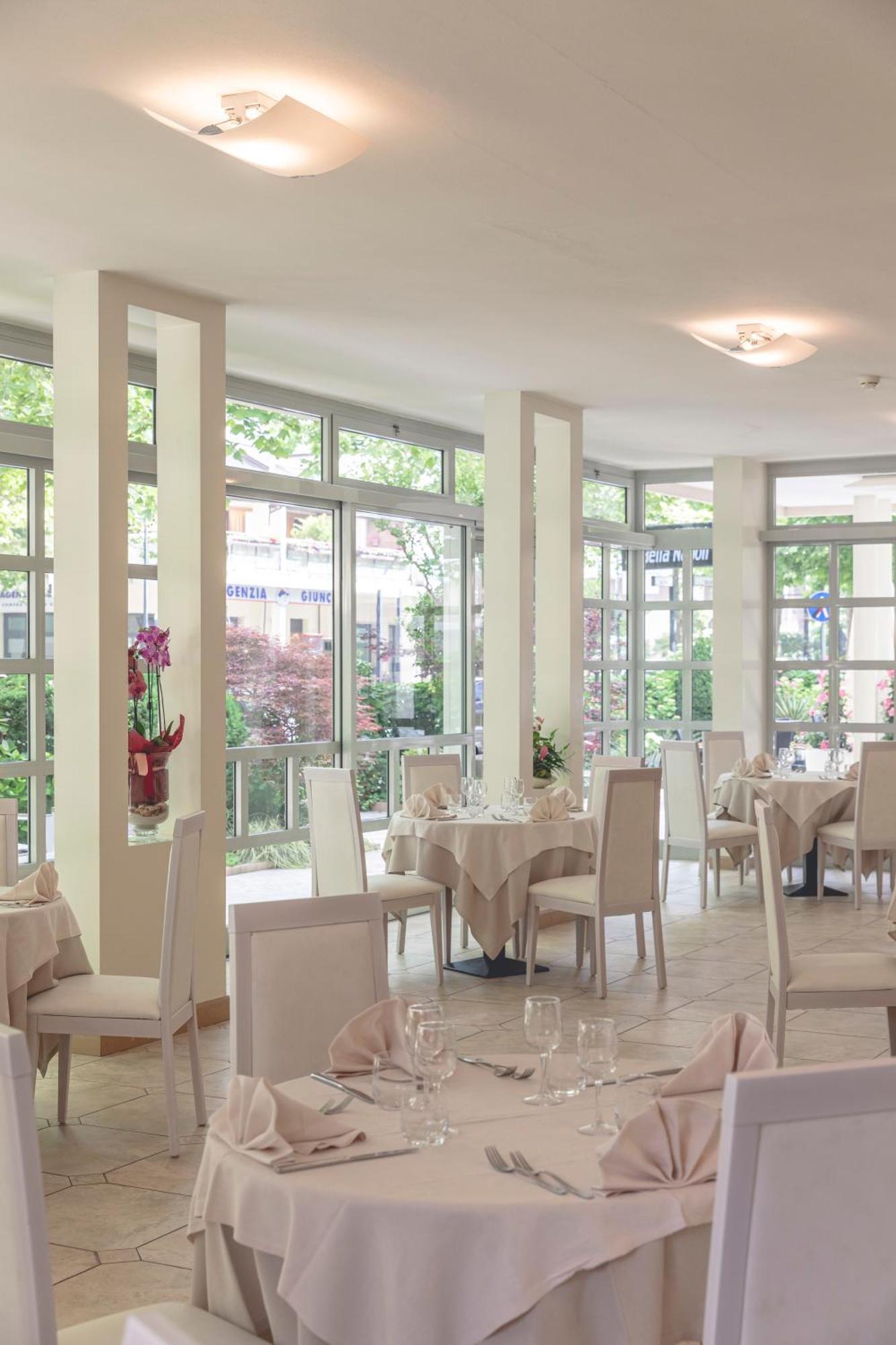 Hotel Athena Cervia Luaran gambar