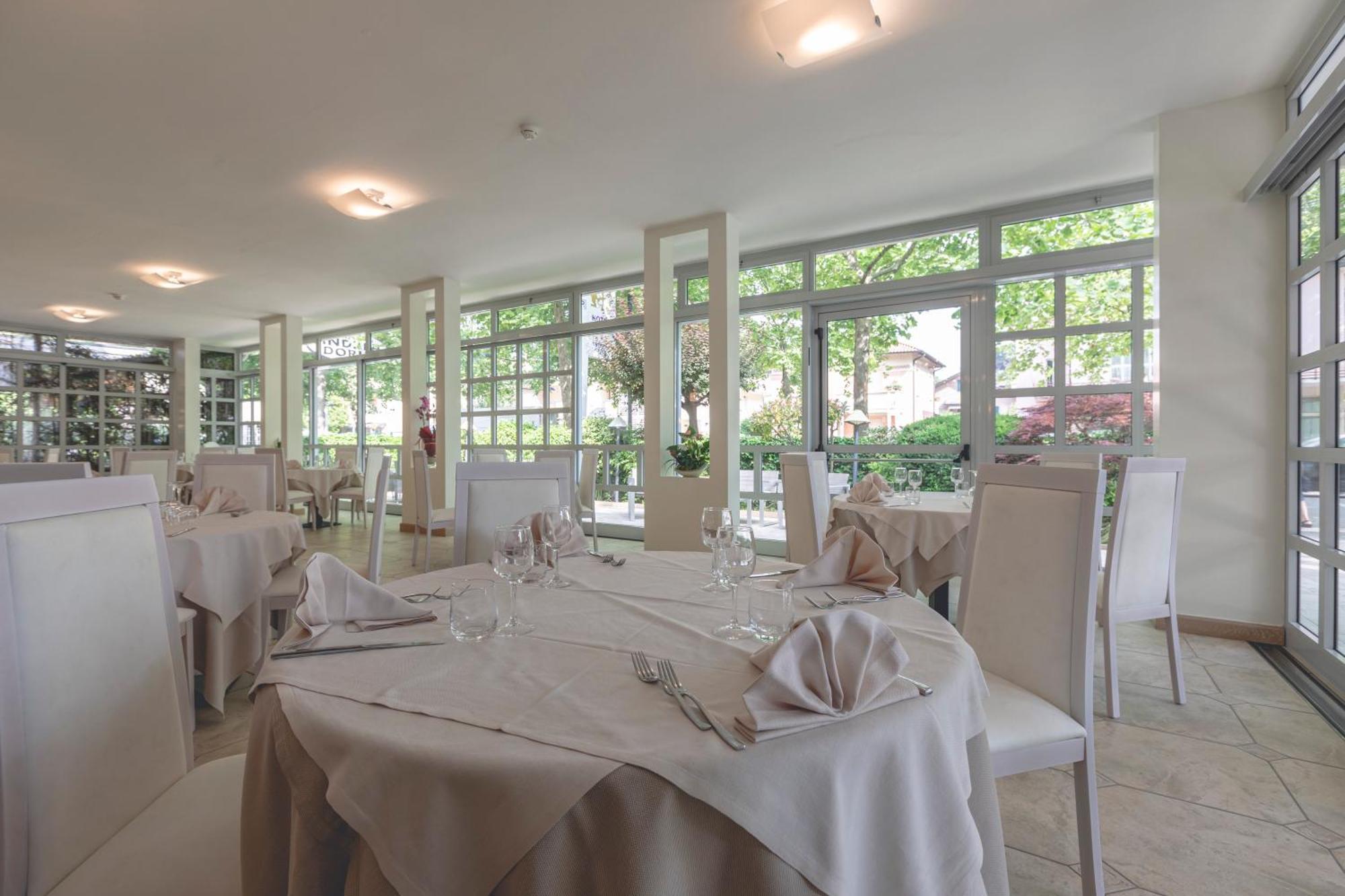 Hotel Athena Cervia Luaran gambar