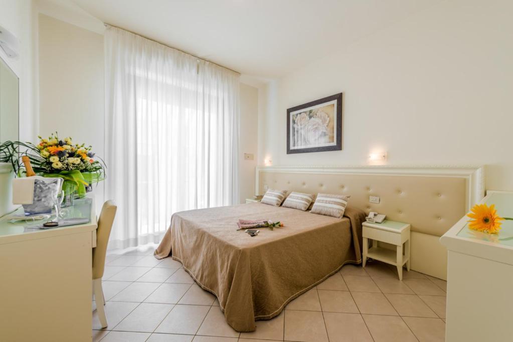 Hotel Athena Cervia Luaran gambar